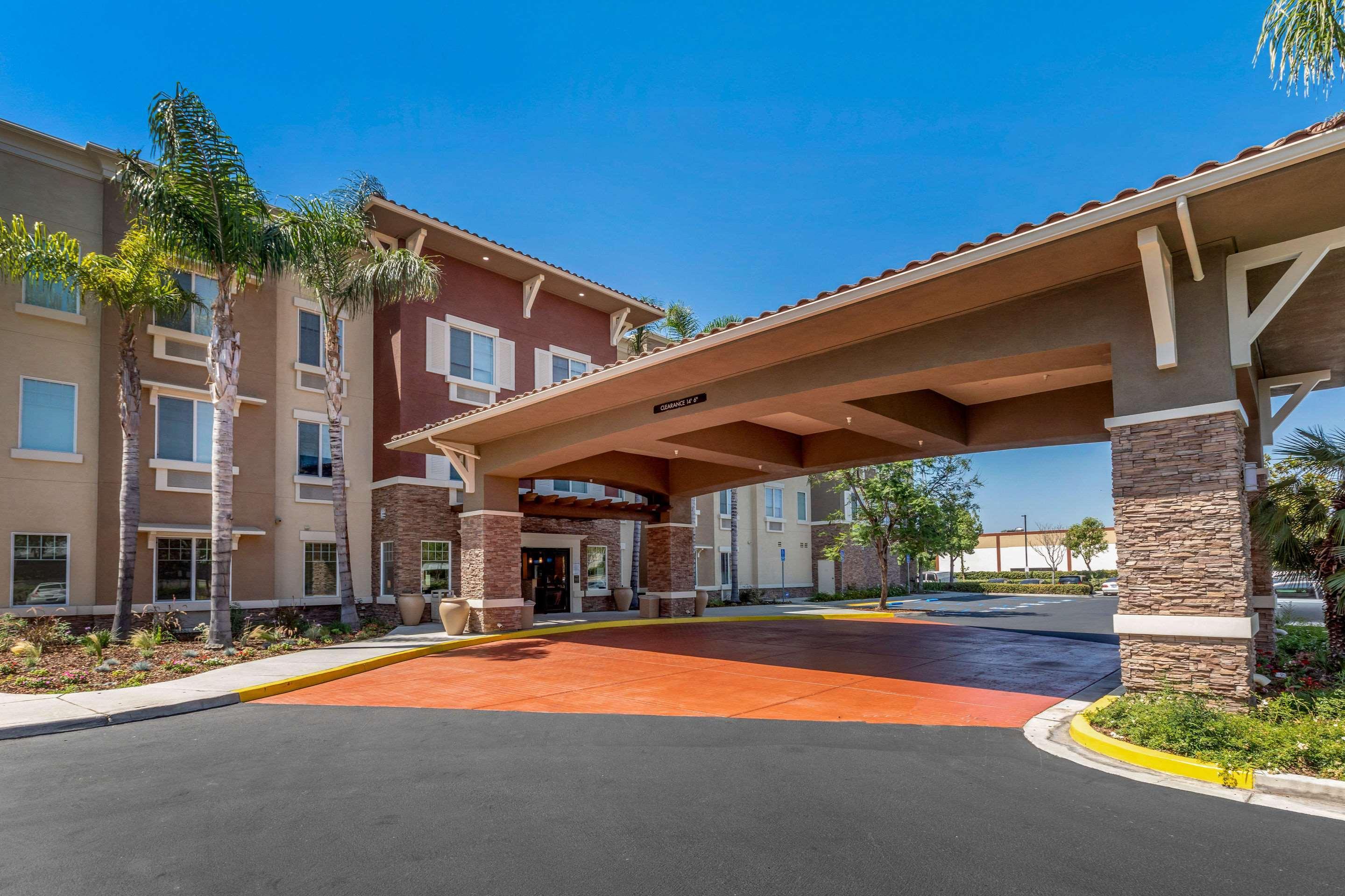 Comfort Inn & Suites Near Ontario Airport Экстерьер фото