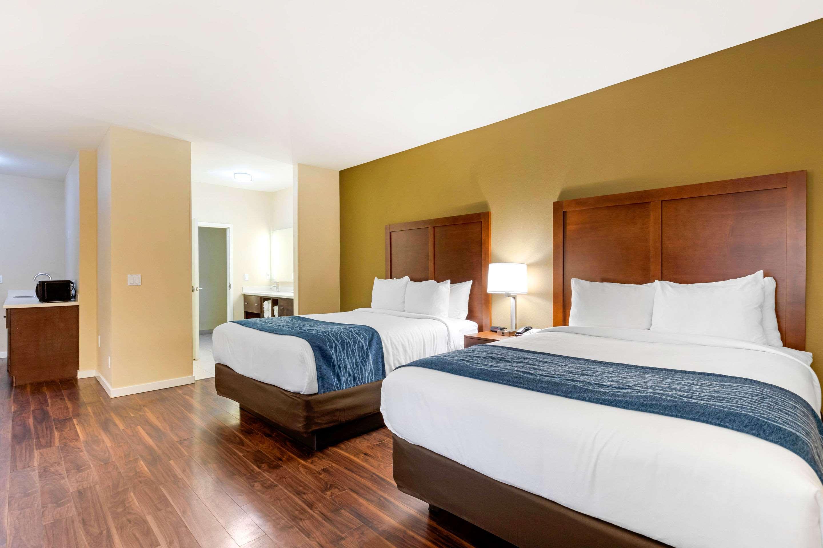 Comfort Inn & Suites Near Ontario Airport Экстерьер фото