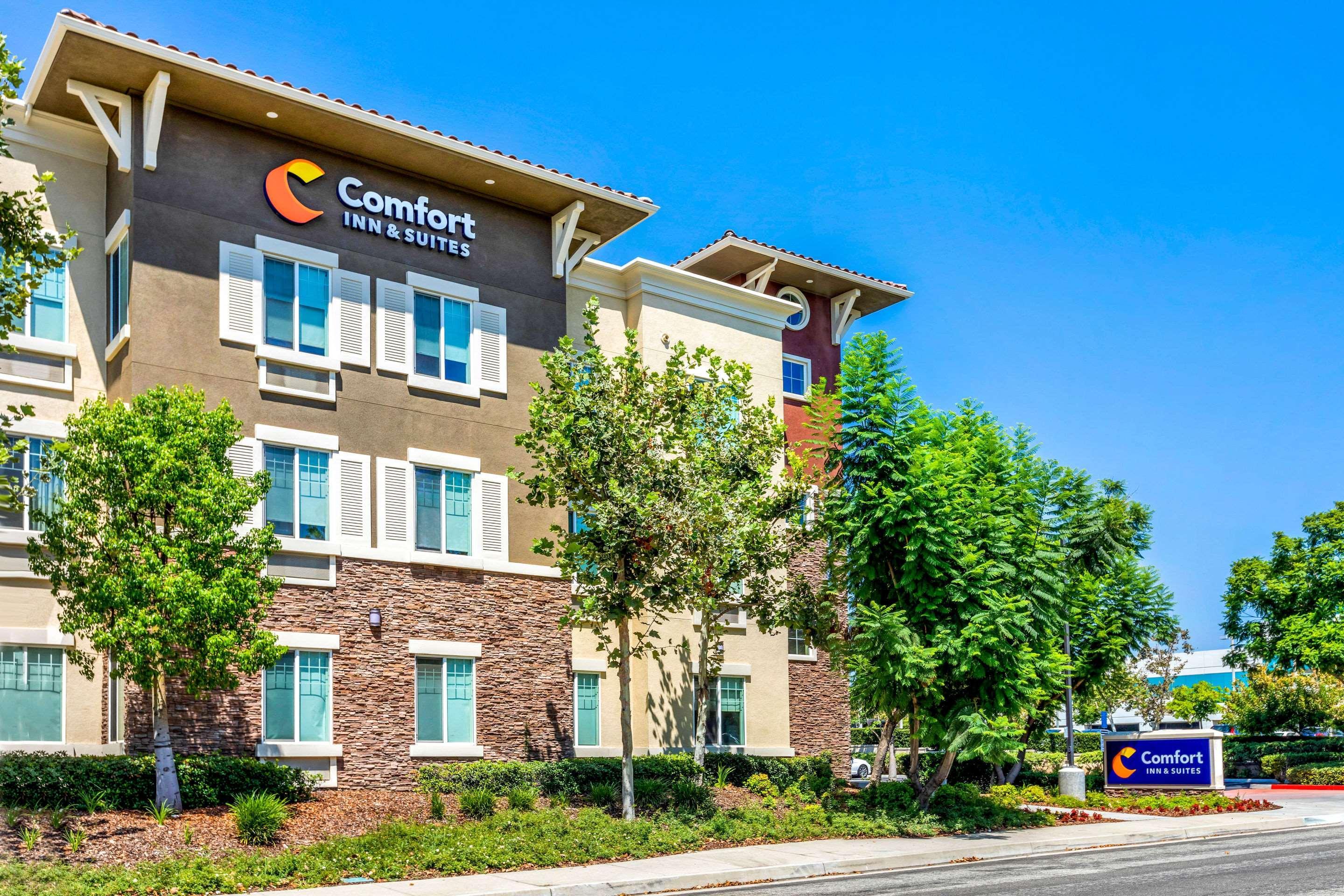 Comfort Inn & Suites Near Ontario Airport Экстерьер фото