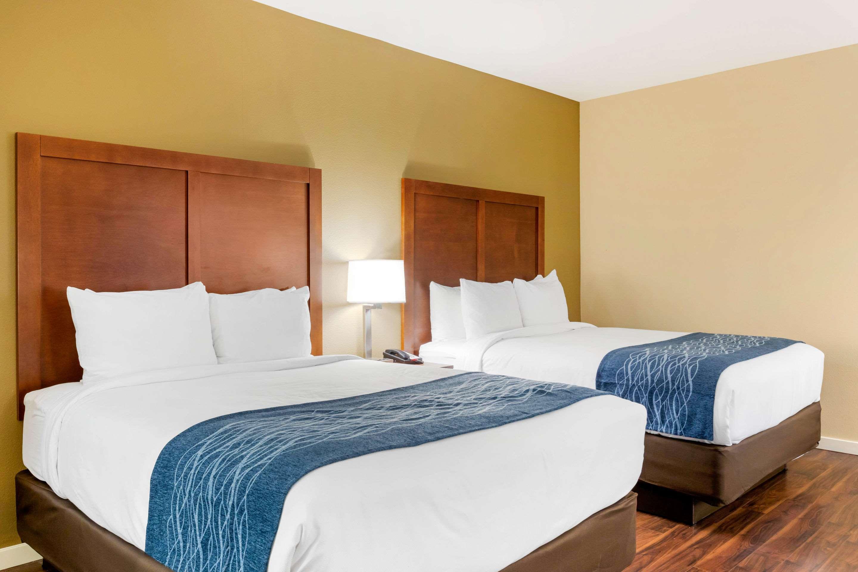 Comfort Inn & Suites Near Ontario Airport Экстерьер фото