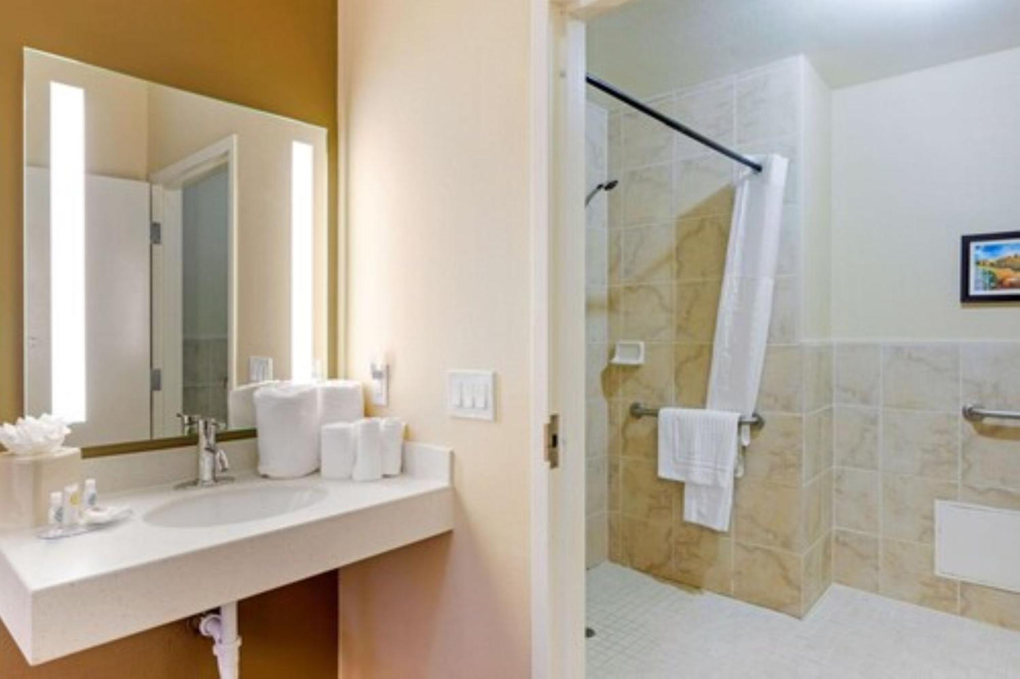 Comfort Inn & Suites Near Ontario Airport Экстерьер фото