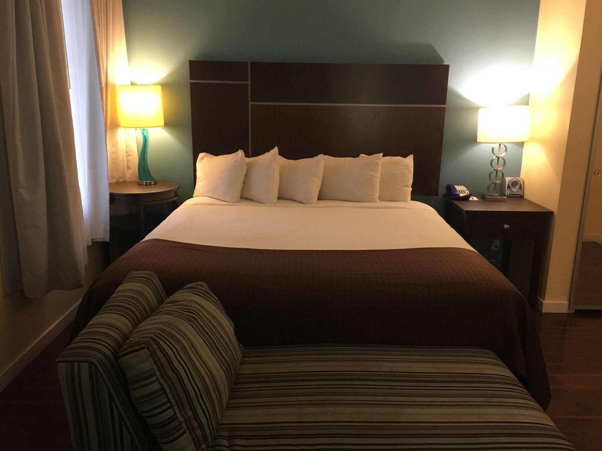Comfort Inn & Suites Near Ontario Airport Экстерьер фото