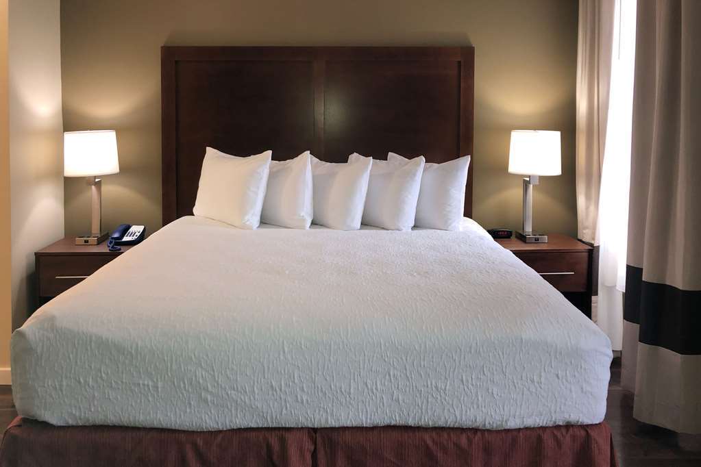 Comfort Inn & Suites Near Ontario Airport Номер фото