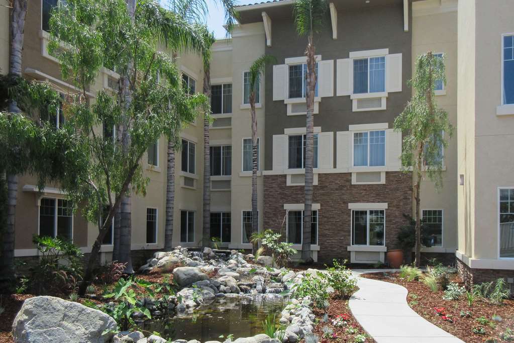Comfort Inn & Suites Near Ontario Airport Экстерьер фото